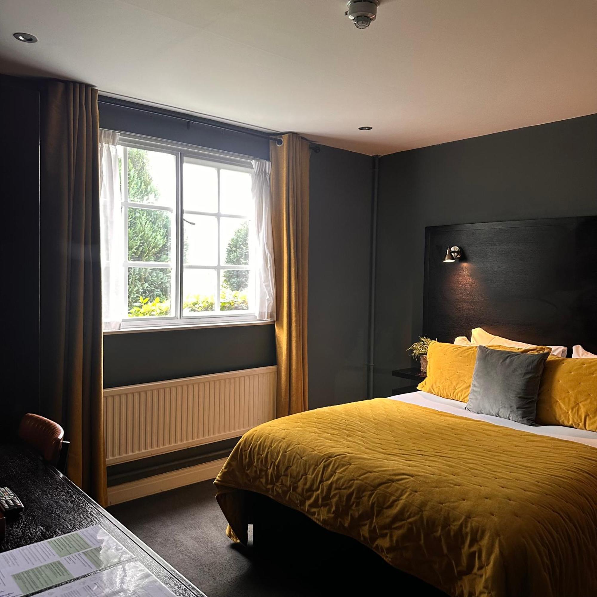 The Vicarage Hotell Holmes Chapel Exteriör bild