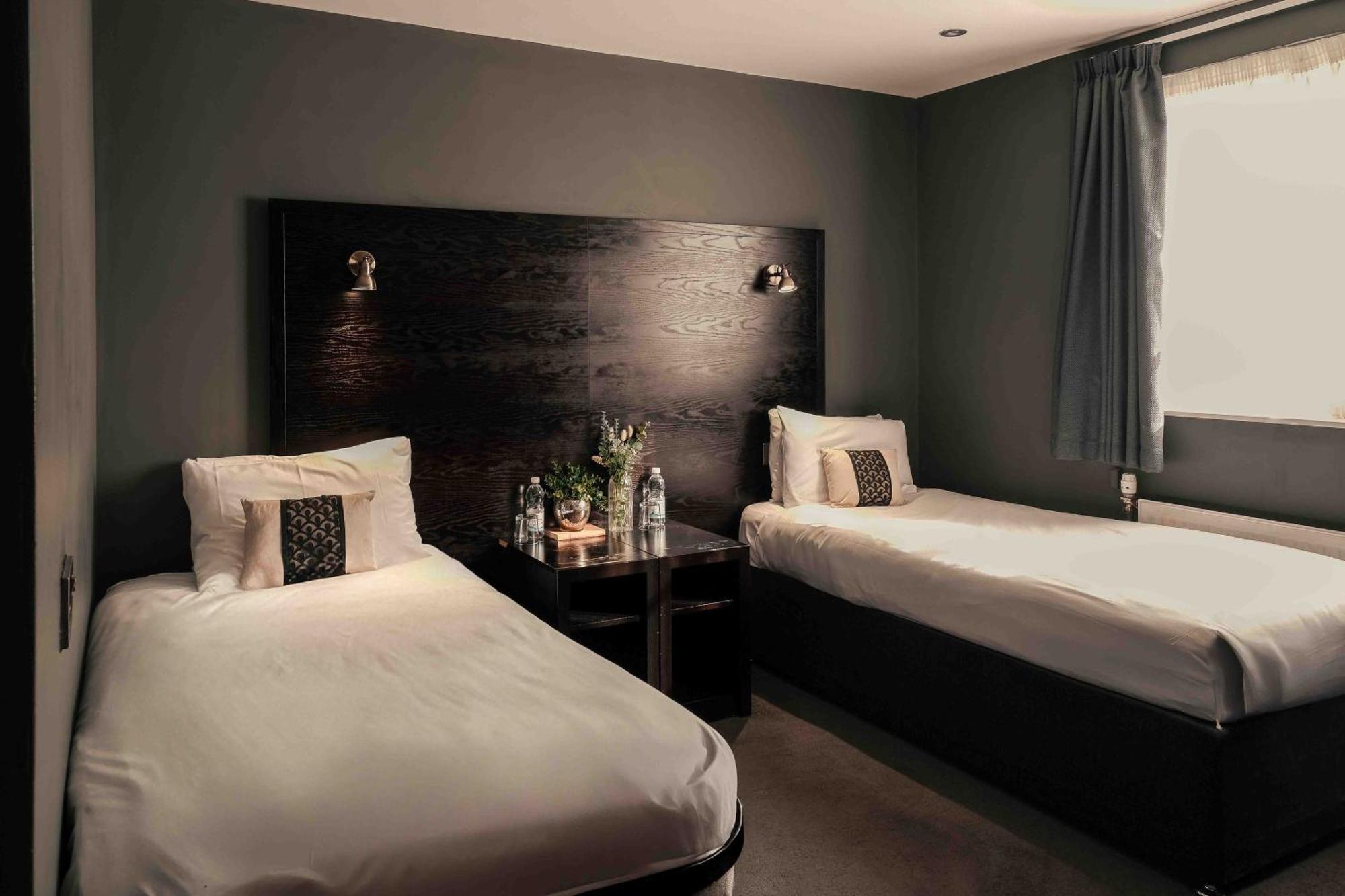 The Vicarage Hotell Holmes Chapel Exteriör bild