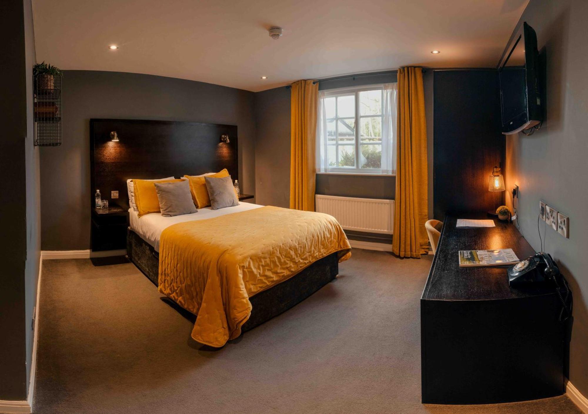 The Vicarage Hotell Holmes Chapel Exteriör bild