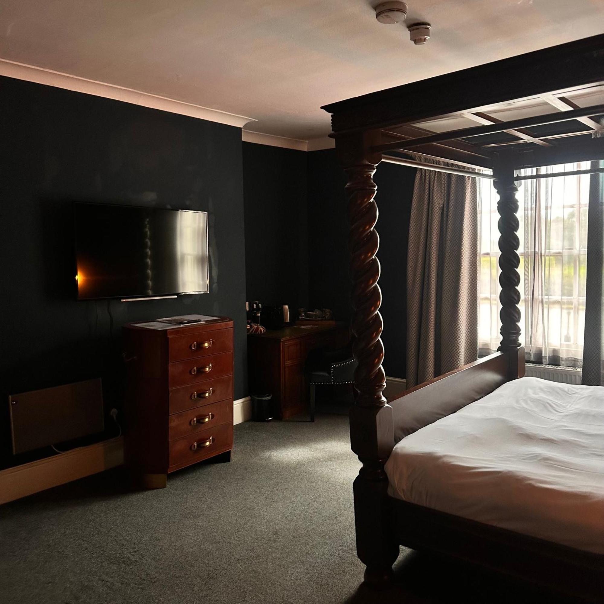 The Vicarage Hotell Holmes Chapel Exteriör bild