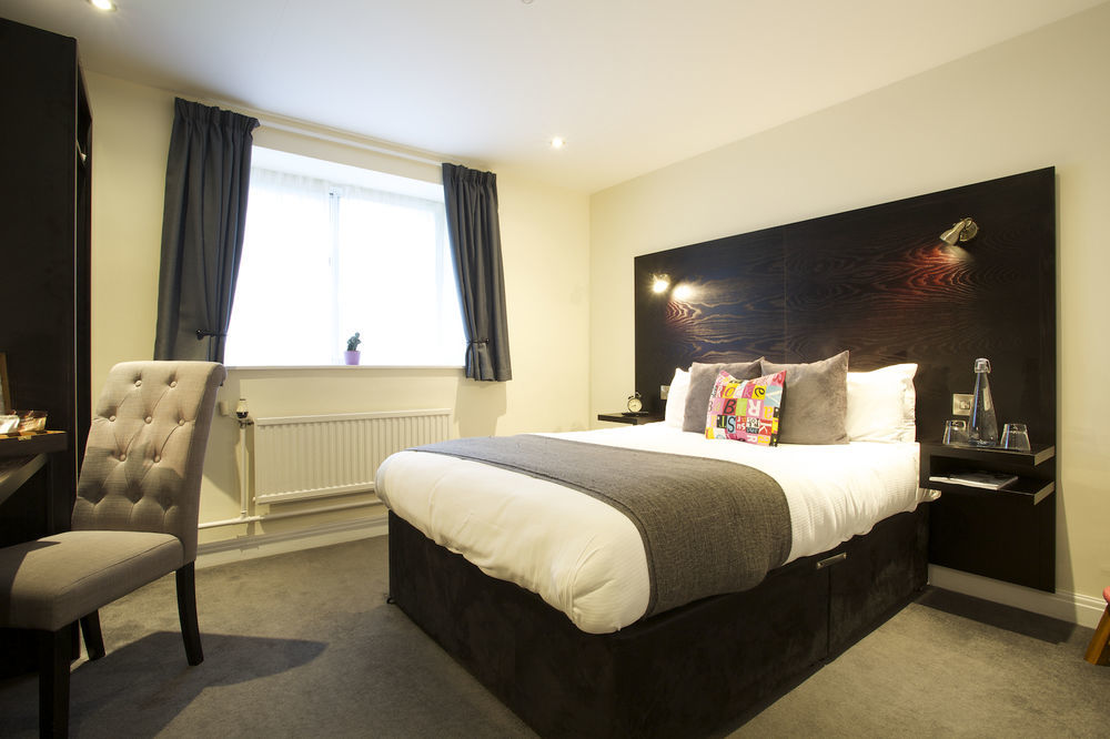 The Vicarage Hotell Holmes Chapel Exteriör bild