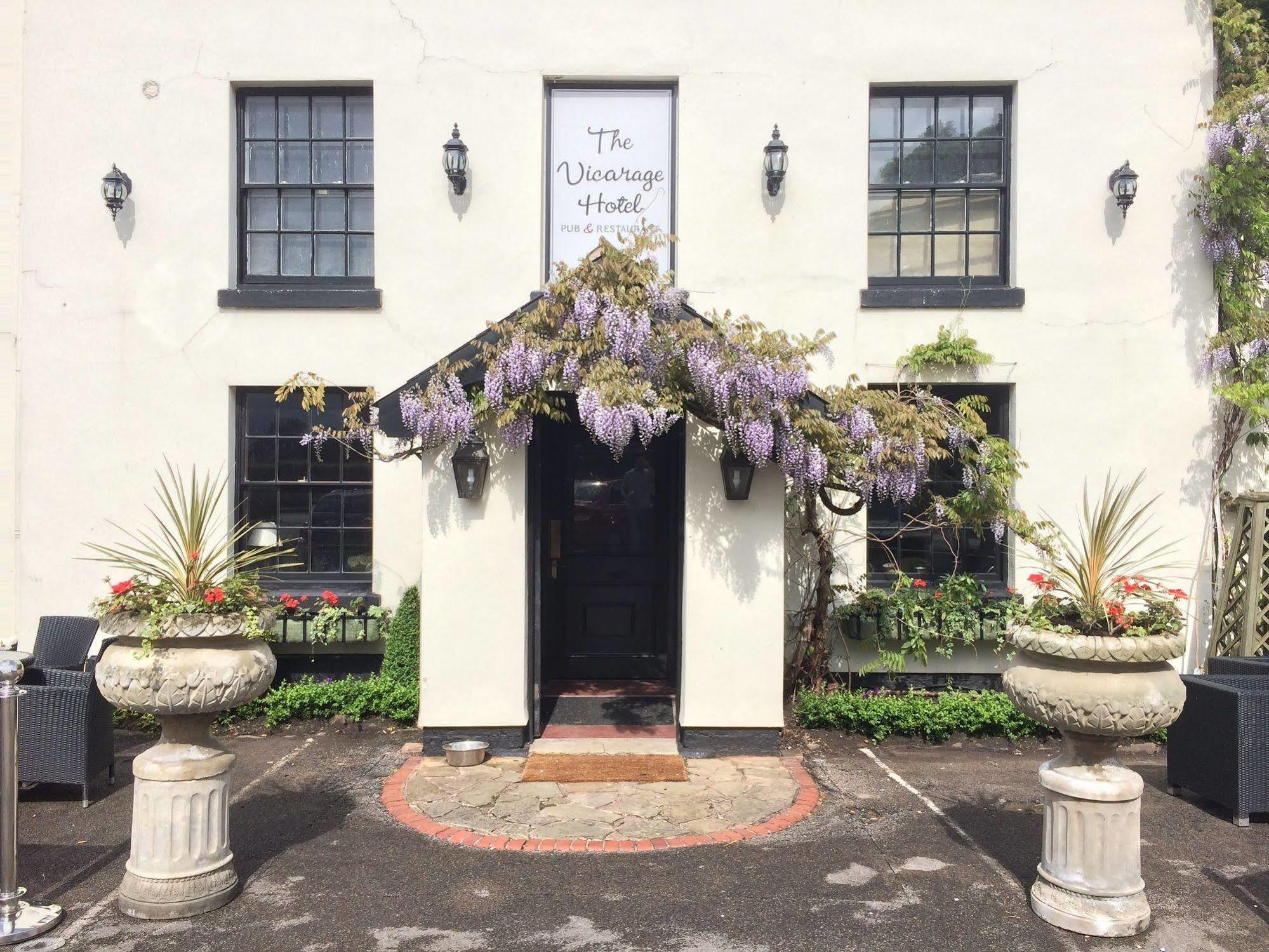 The Vicarage Hotell Holmes Chapel Exteriör bild